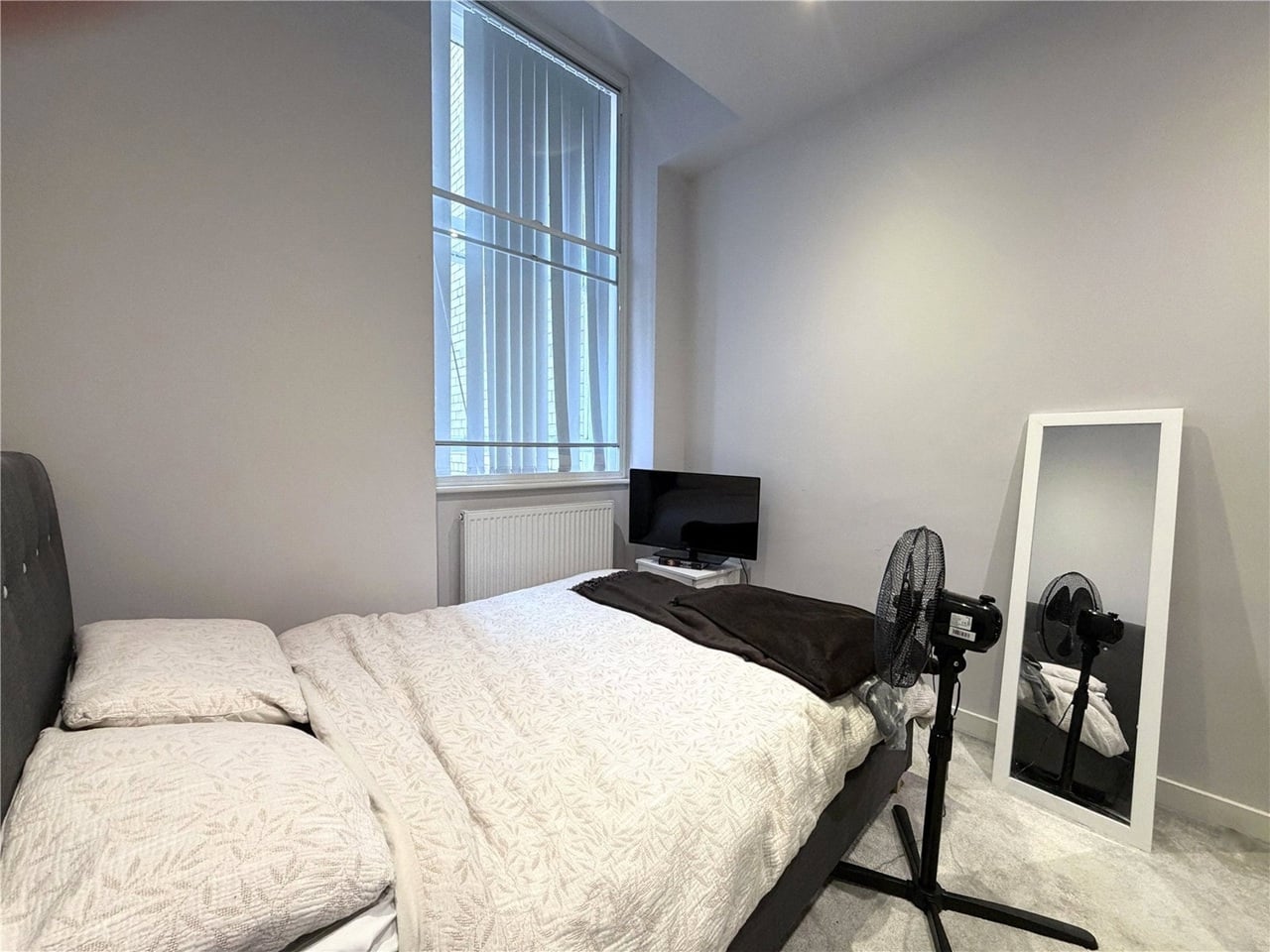 1 Bed Flat, Orleans House, L3 photo 3