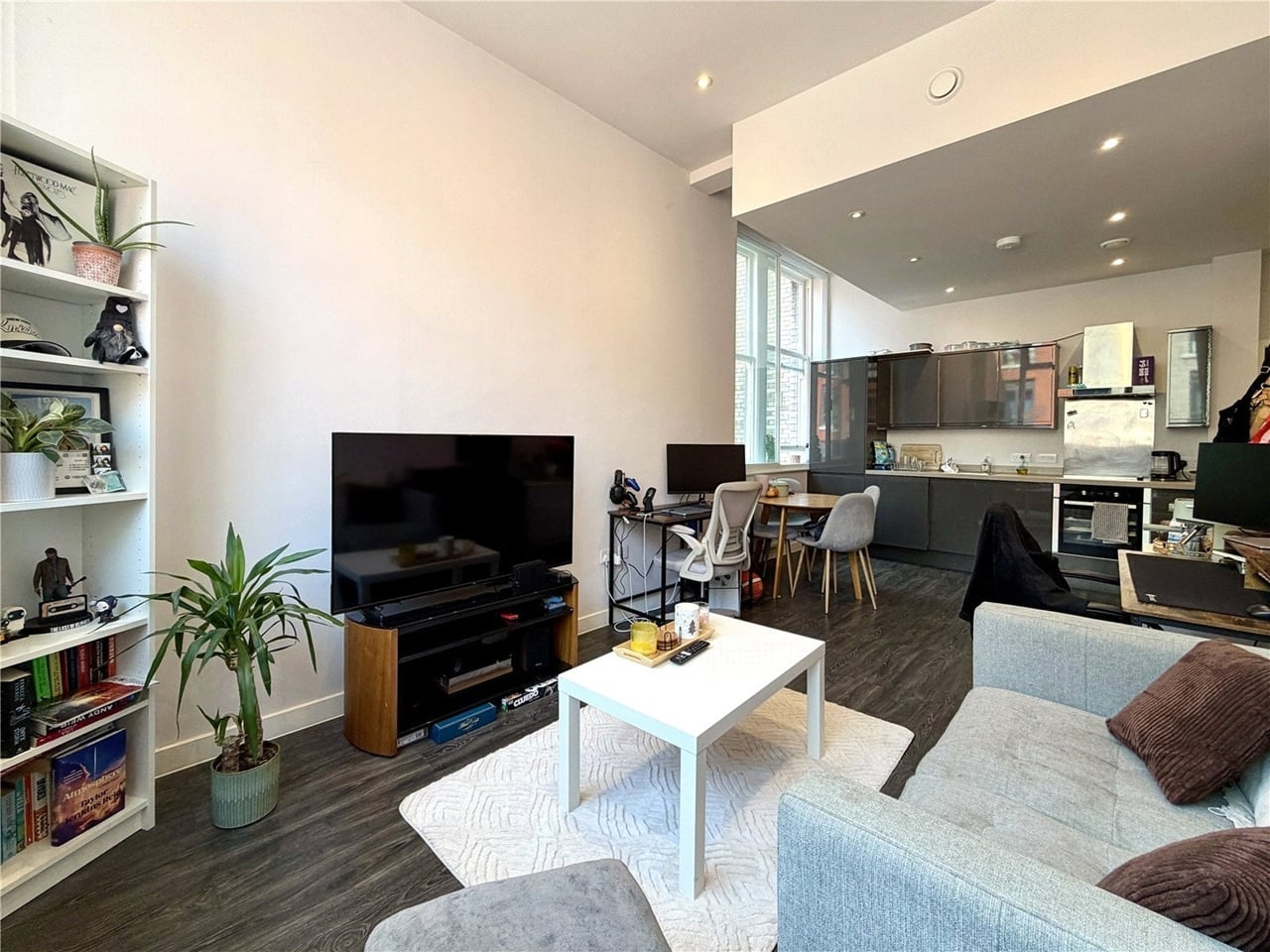 1 Bed Flat, Orleans House, L3 photo 4