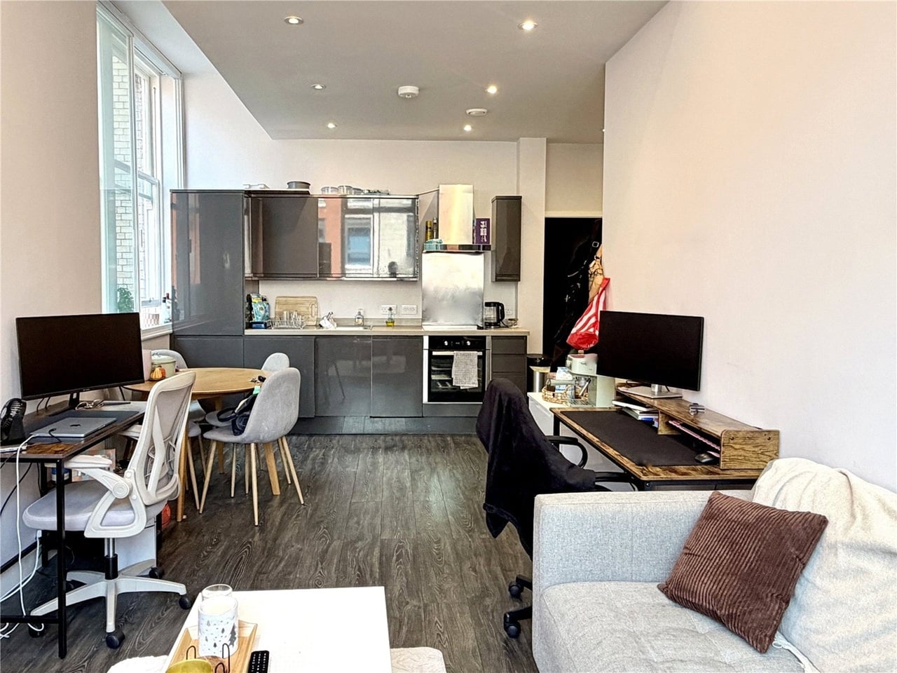 1 Bed Flat, Orleans House, L3 photo 5