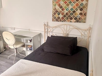 Studio Flat, Trelawney Road, IG6