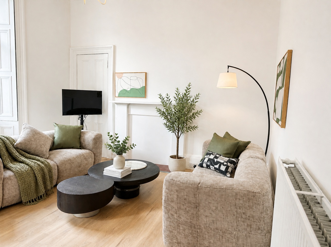 2 Bed Flat, George Iv Bridge, EH1 photo 3