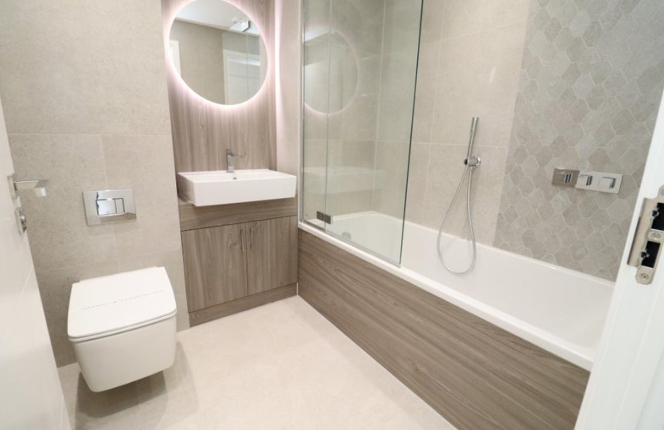 2 Bed Flat, Salisbury House, SW11