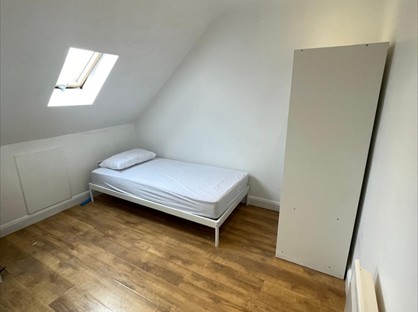 Studio Flat, Leeside Crescent, NW11