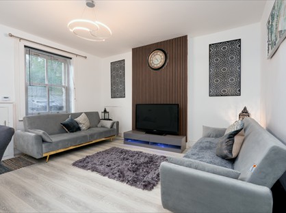 2 Bed Terraced House, Manchester Road, BB9
