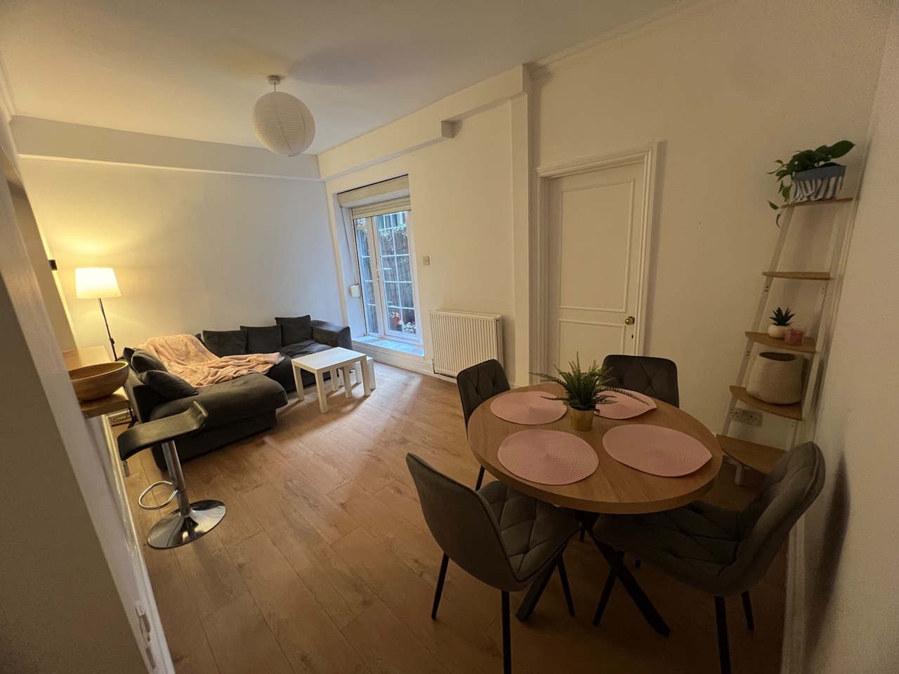 Room in a Shared Flat, Finborough Road, SW10