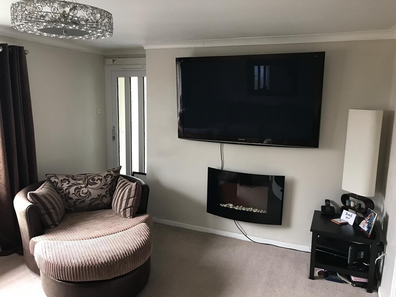 2 Bed Flat, Meadowfield Gardens, EH8 photo 3
