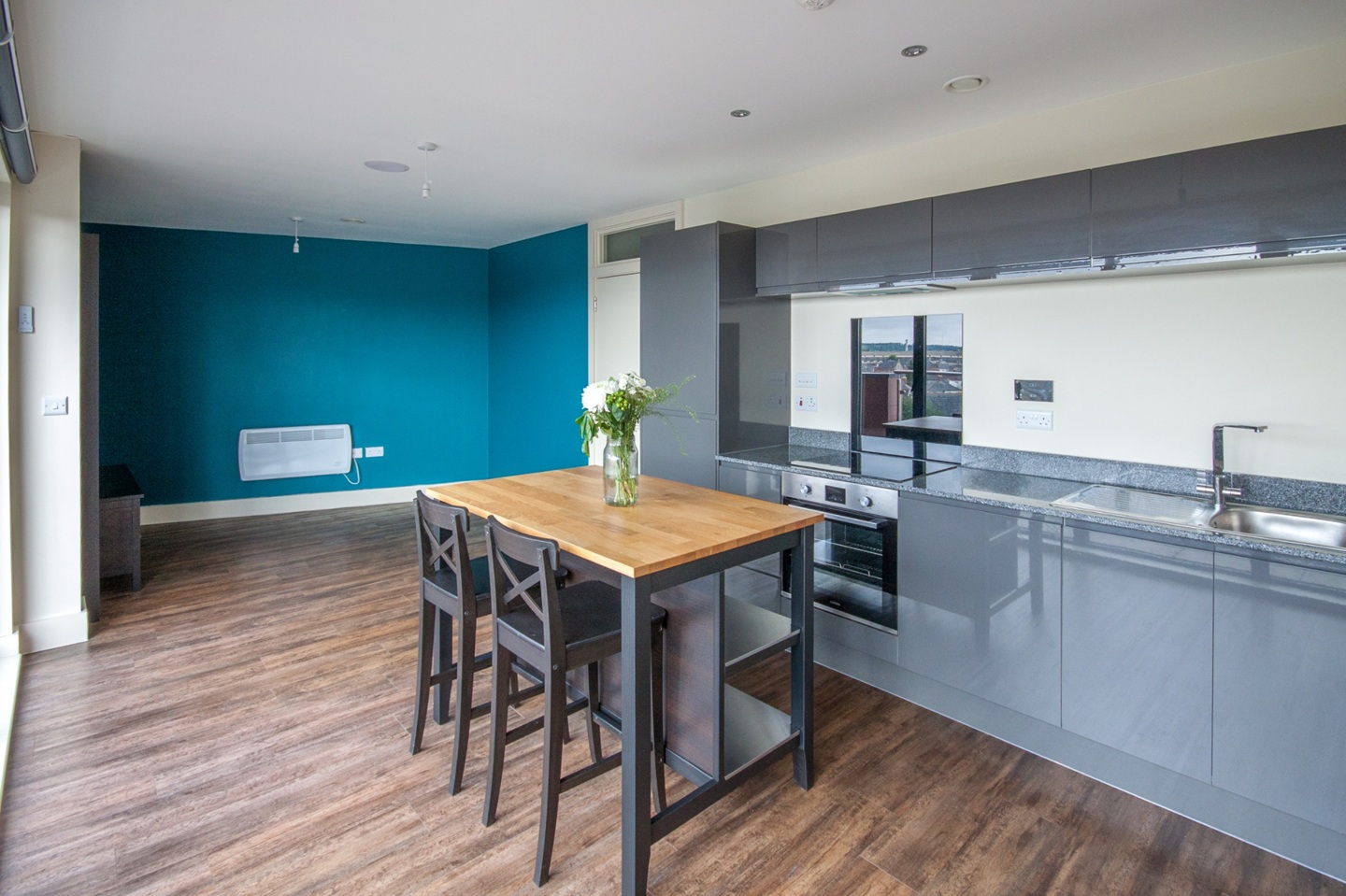 1 Bed Flat, Wellington House, CF11 photo 2