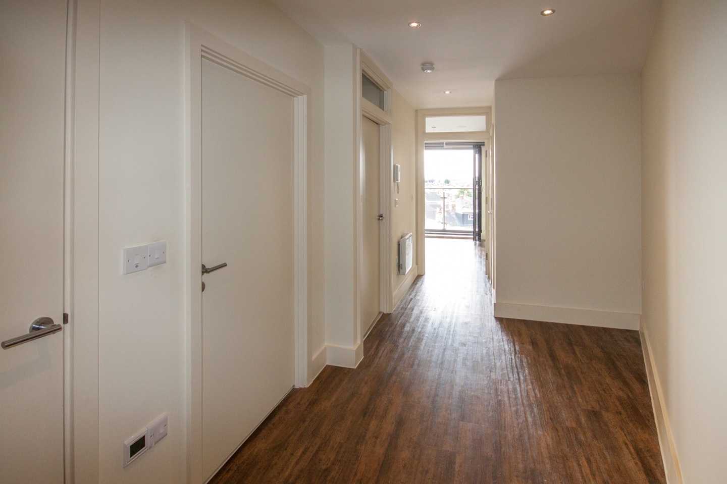 1 Bed Flat, Wellington House, CF11 photo 5