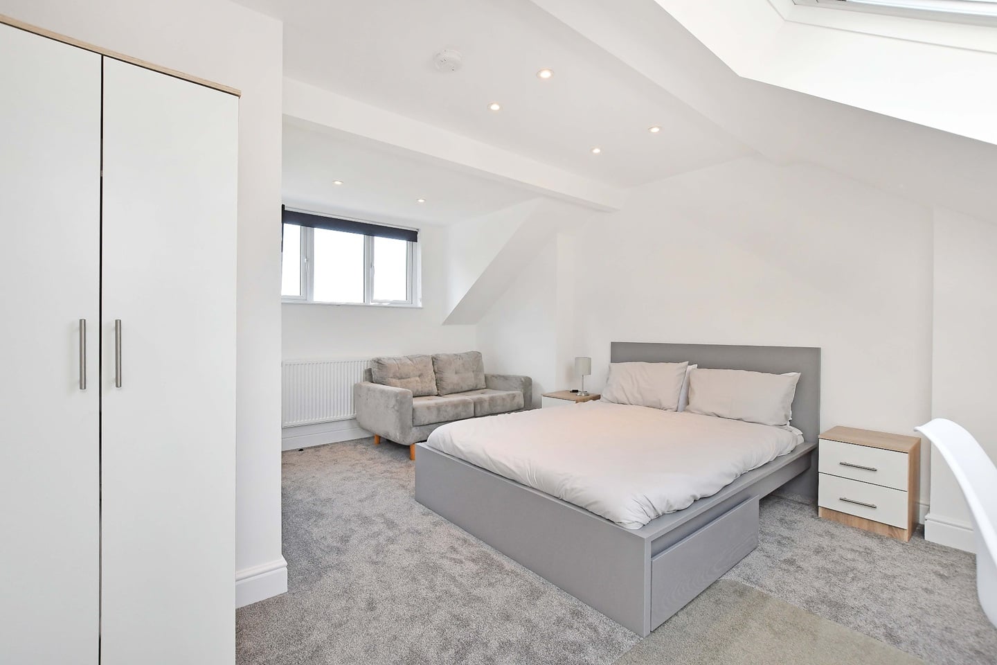 Room in a Shared House, City Road, S2