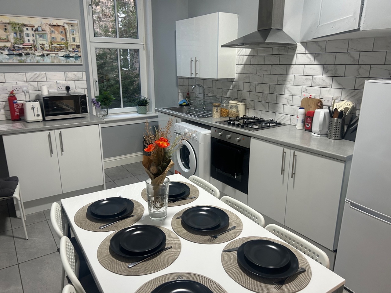 2 Bed Flat, West End Park St, G3 photo 3