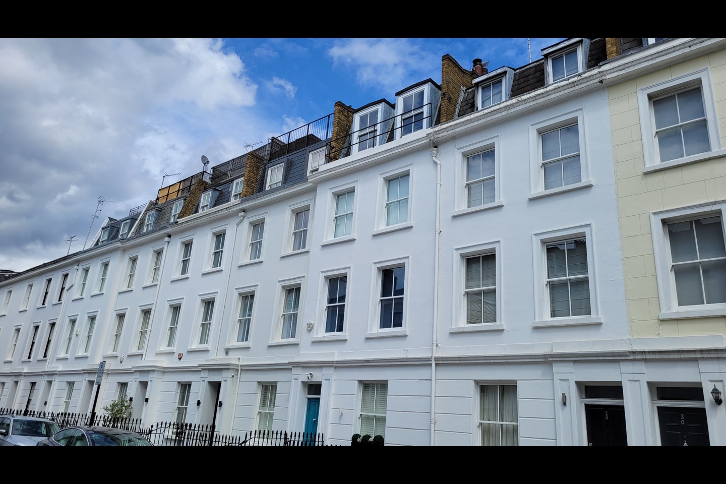 2 Bed Flat, Westmoreland Terrace, SW1V