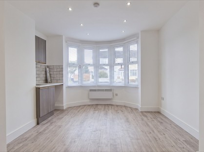 Studio Flat, Cumberland Avenue, SS2
