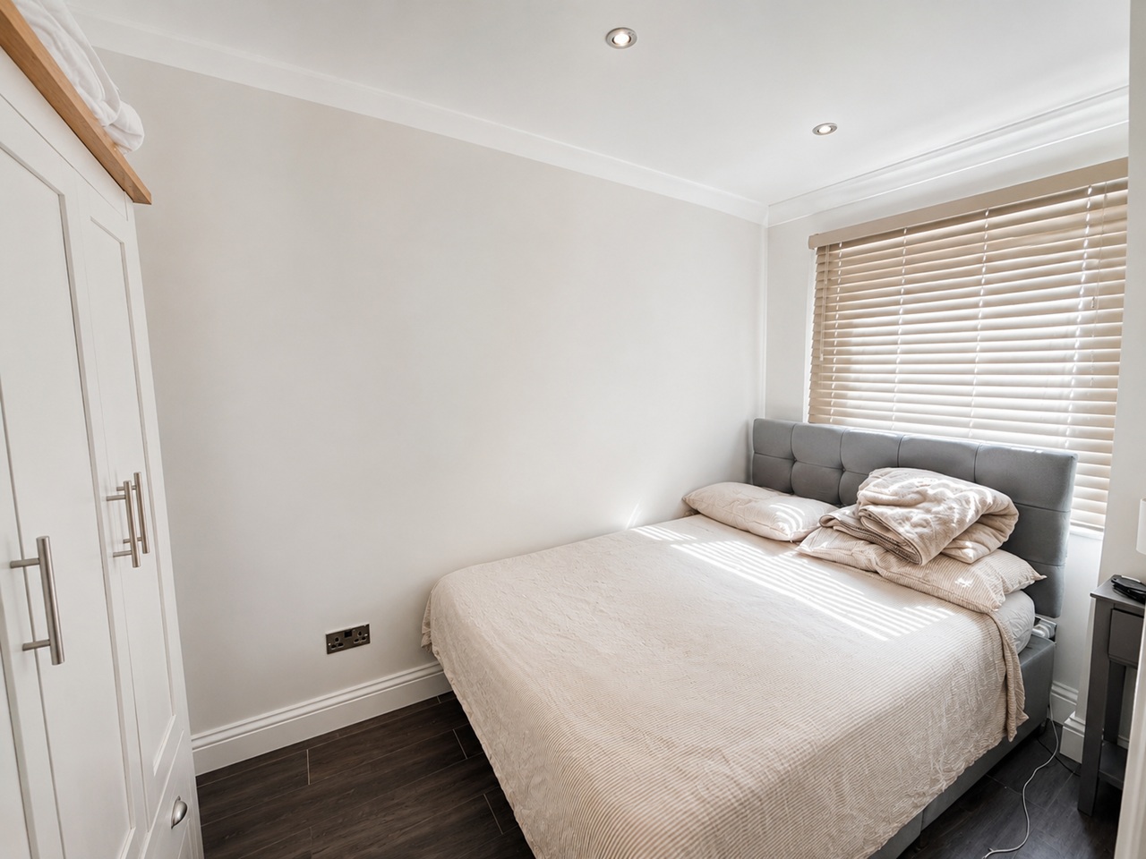 1 Bed Flat, Windsor Lodge, BN1 photo 5
