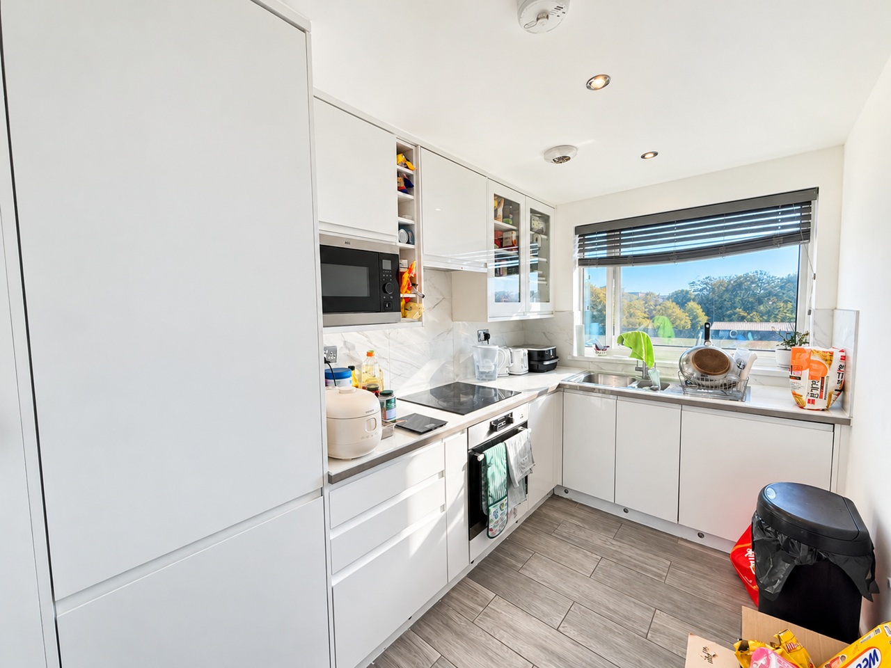 2 Bed Flat, The Legacy, BN3 photo 3