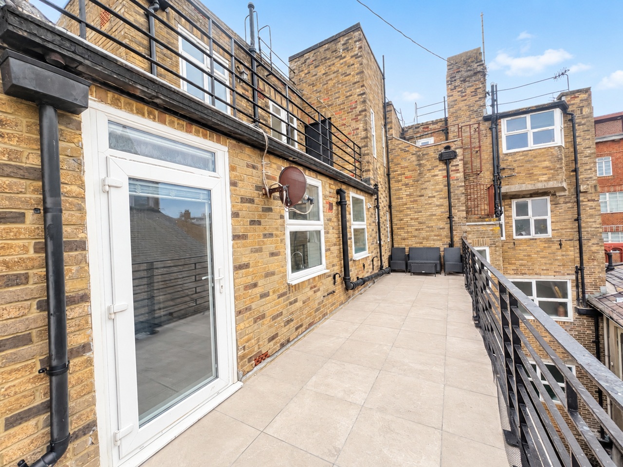 2 Bed Flat, Regent House, BN1