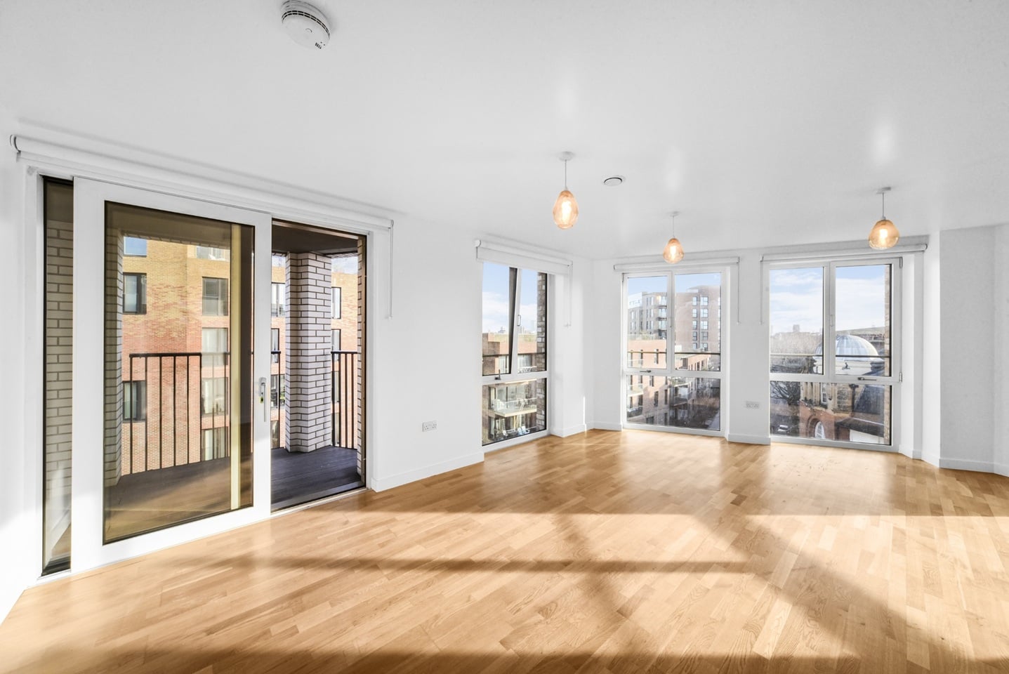 2 Bed Flat, Henderson Apartments, SE17 photo 3