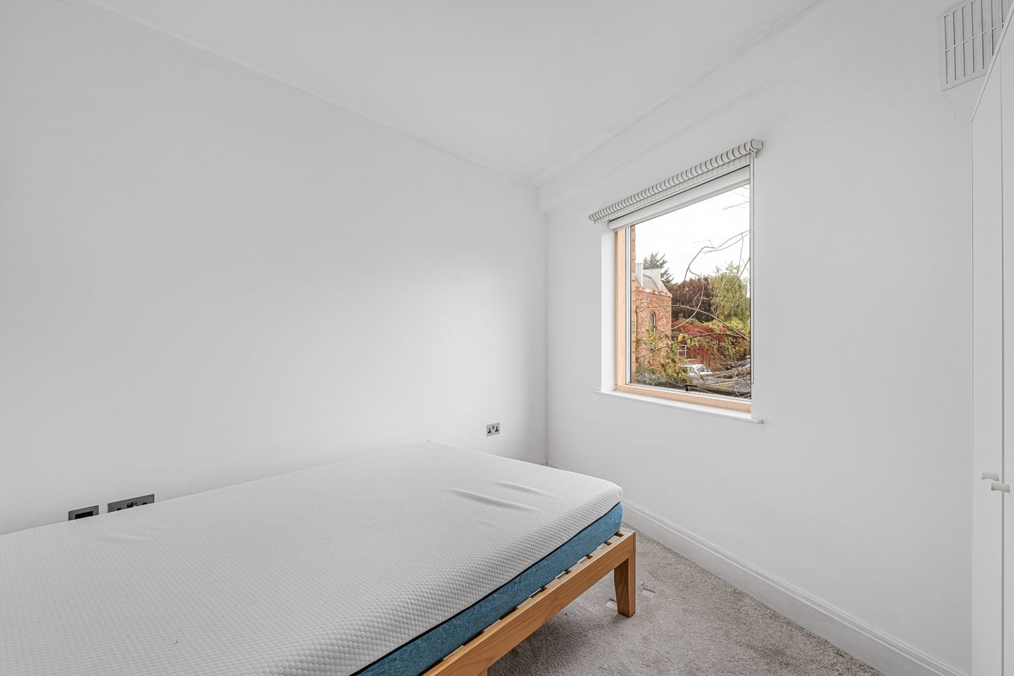 2 Bed Flat, Belvard Point, NW1 photo 3