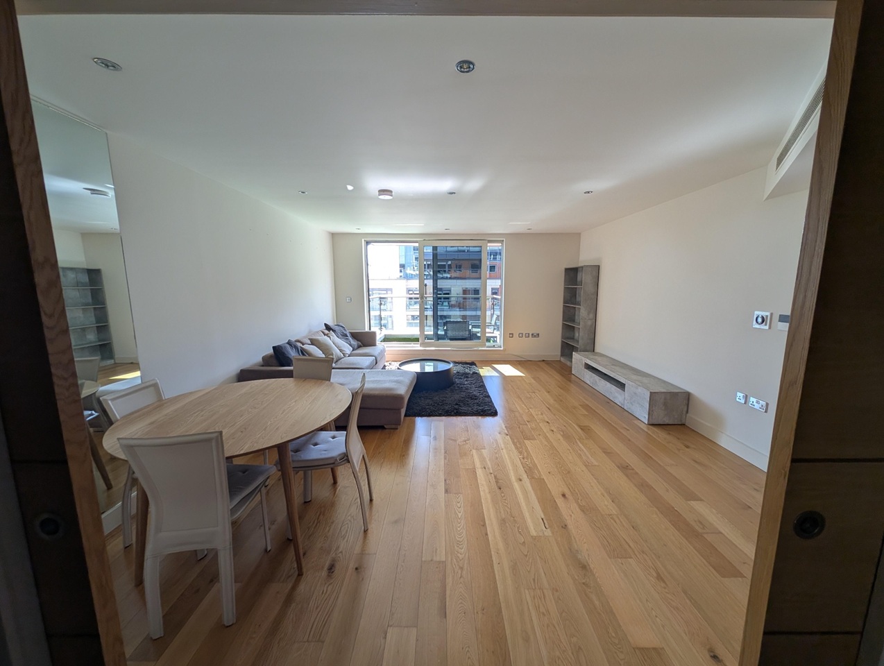 2 Bed Flat, Fountain House, SW6 photo 3