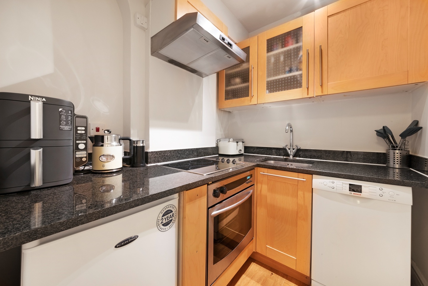 1 Bed Flat, Garrick House, W1J photo 3