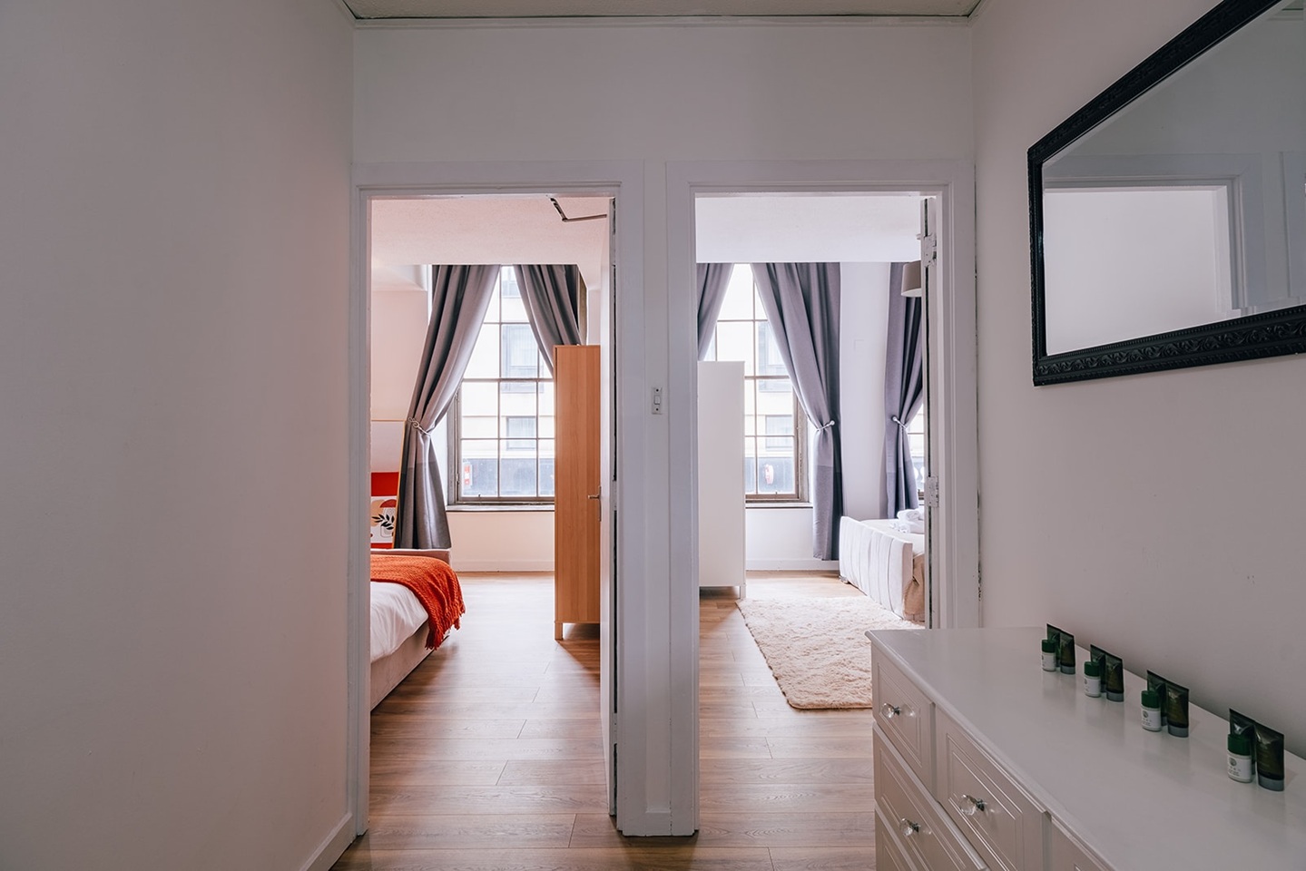 4 Bed Flat, South Bridge, EH1 photo 5