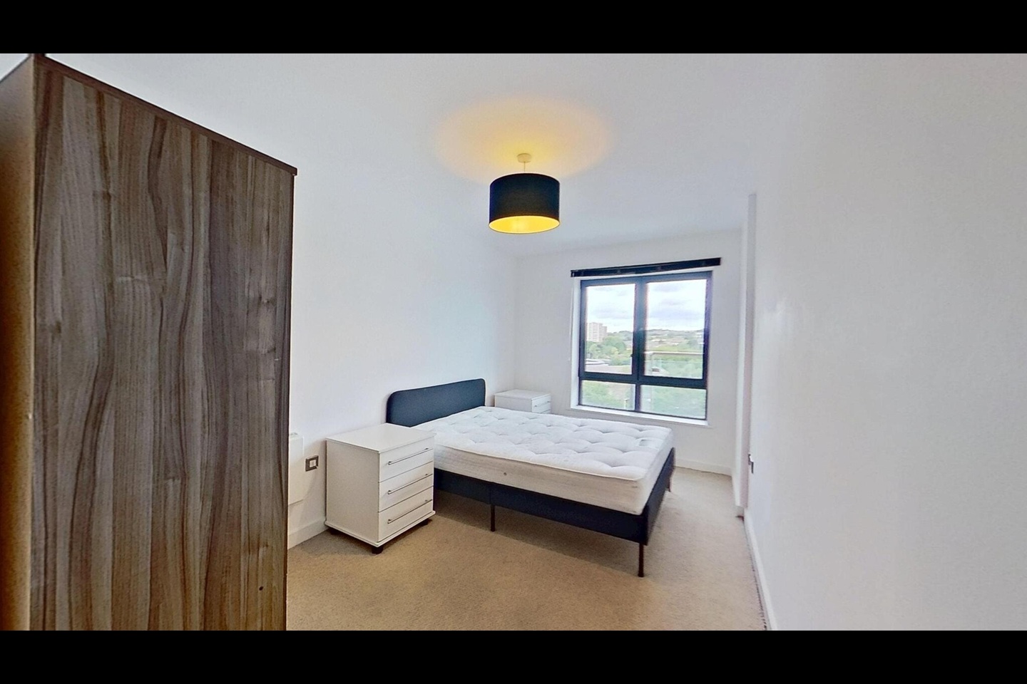 2 Bed Flat, Gotts Road, LS12 photo 3