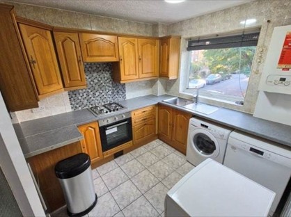 2 Bed Flat, The Pines, N14