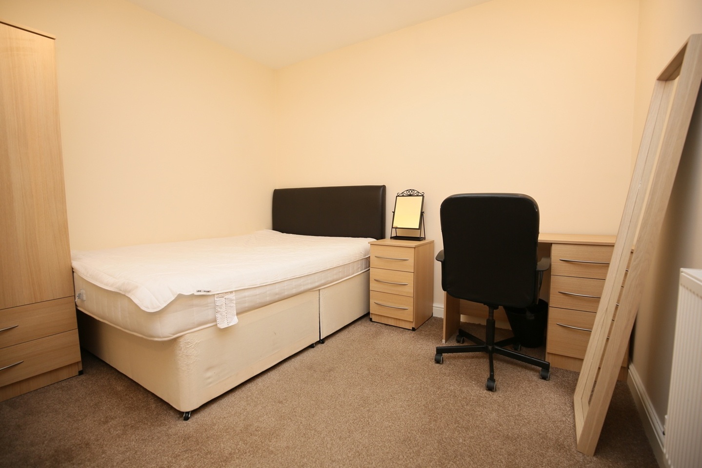 1 Bed Flat, Queen Victoria Road, CV1