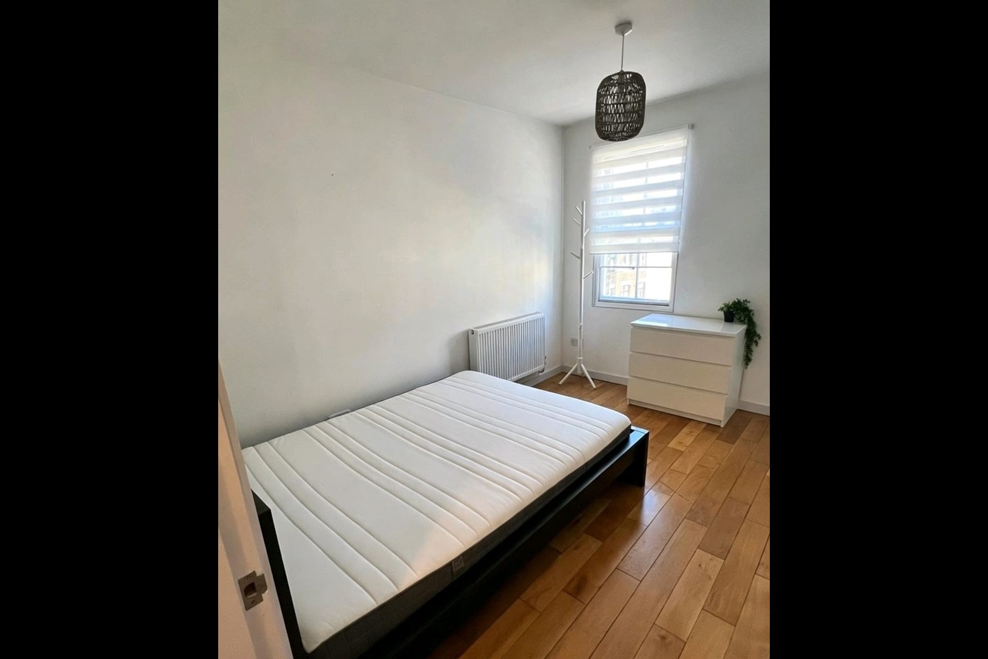 3 Bed Flat, Camanchi House, E1 photo 3