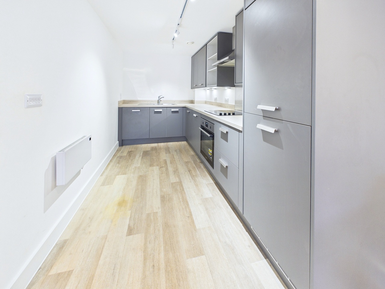 1 Bed Flat, Digbeth Square, B12 photo 3