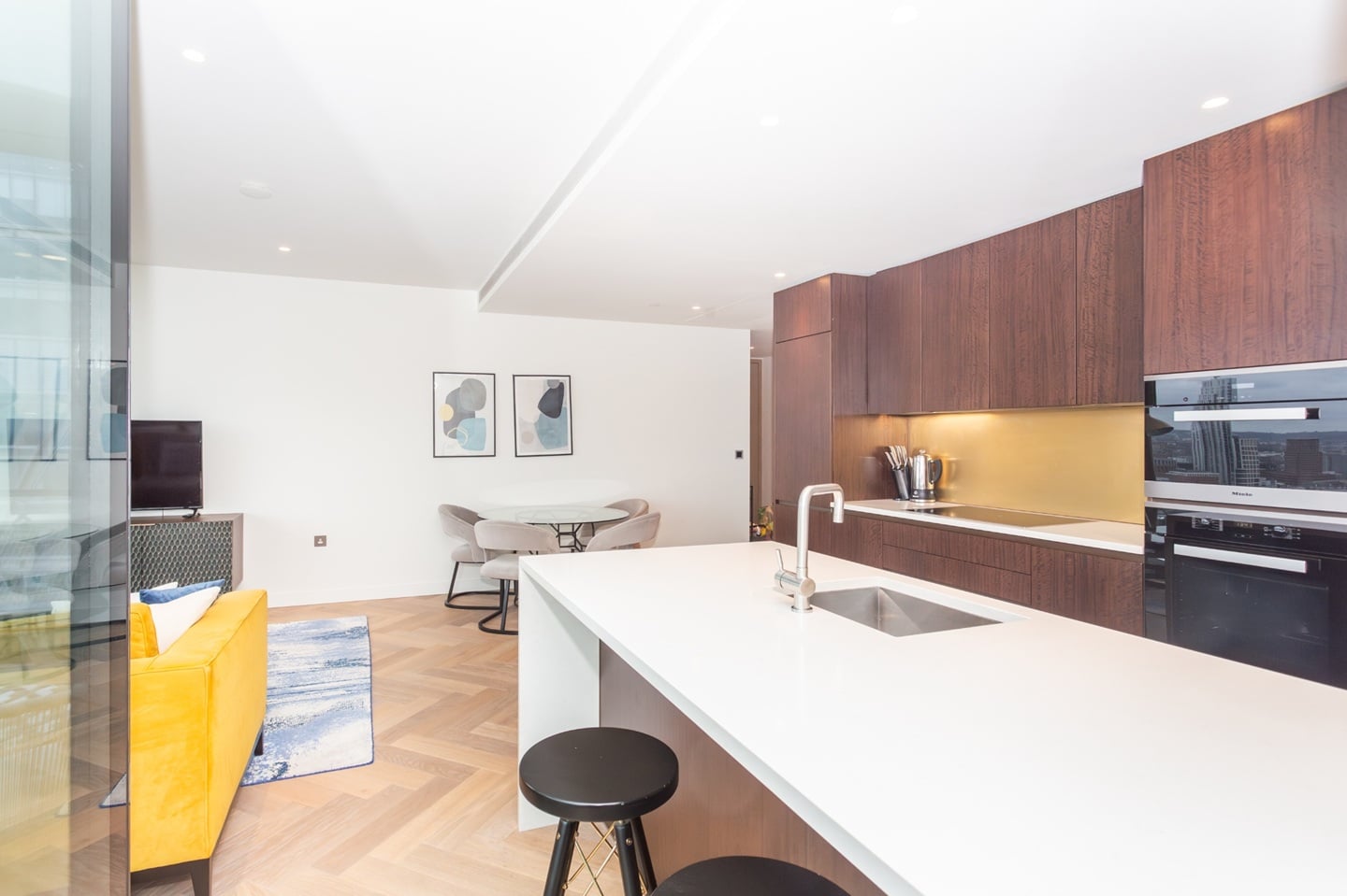 2 Bed Flat, Principal Place, EC2A photo 2