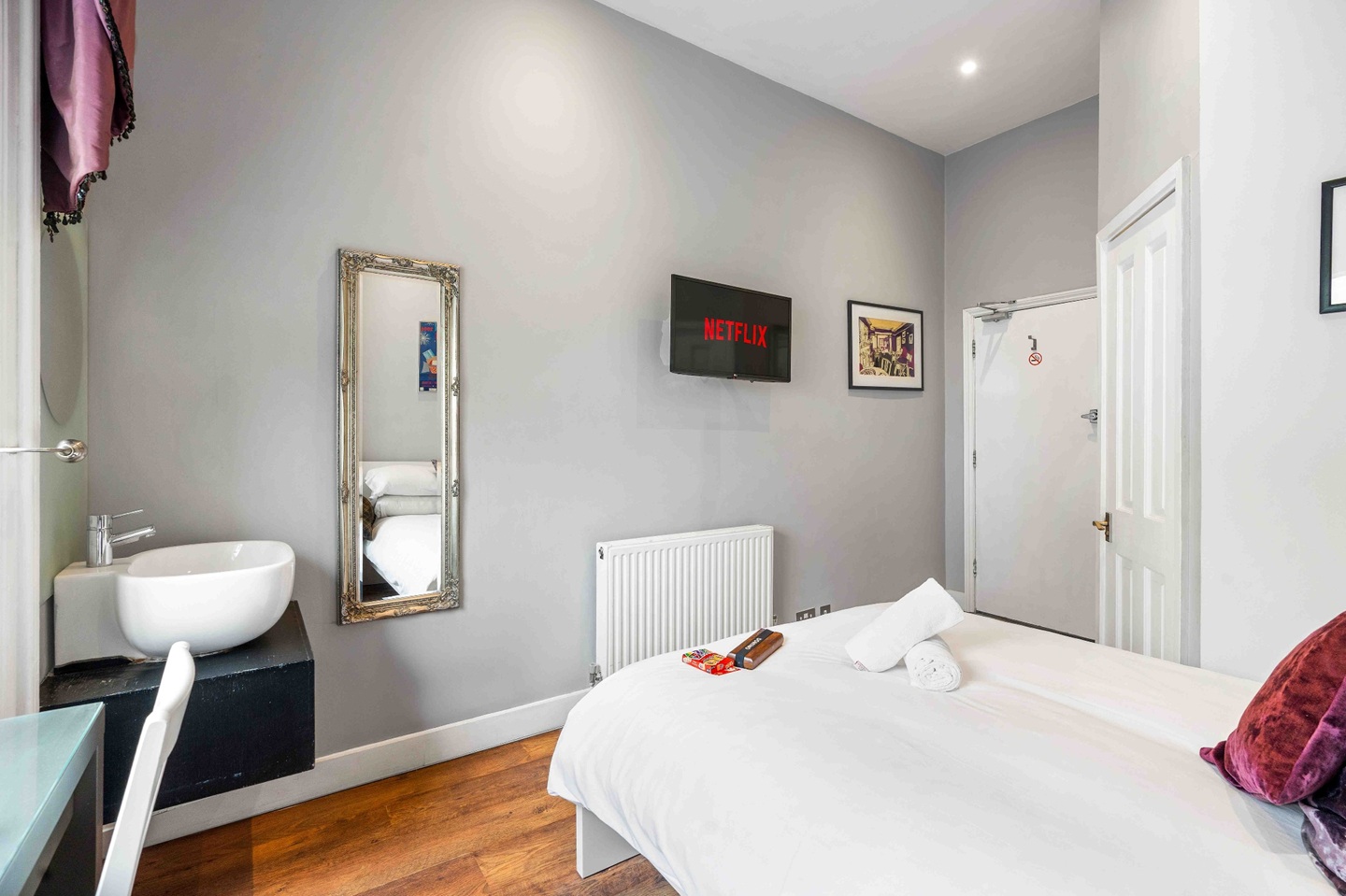 Bedsit, Oriental Place, BN1 photo 4