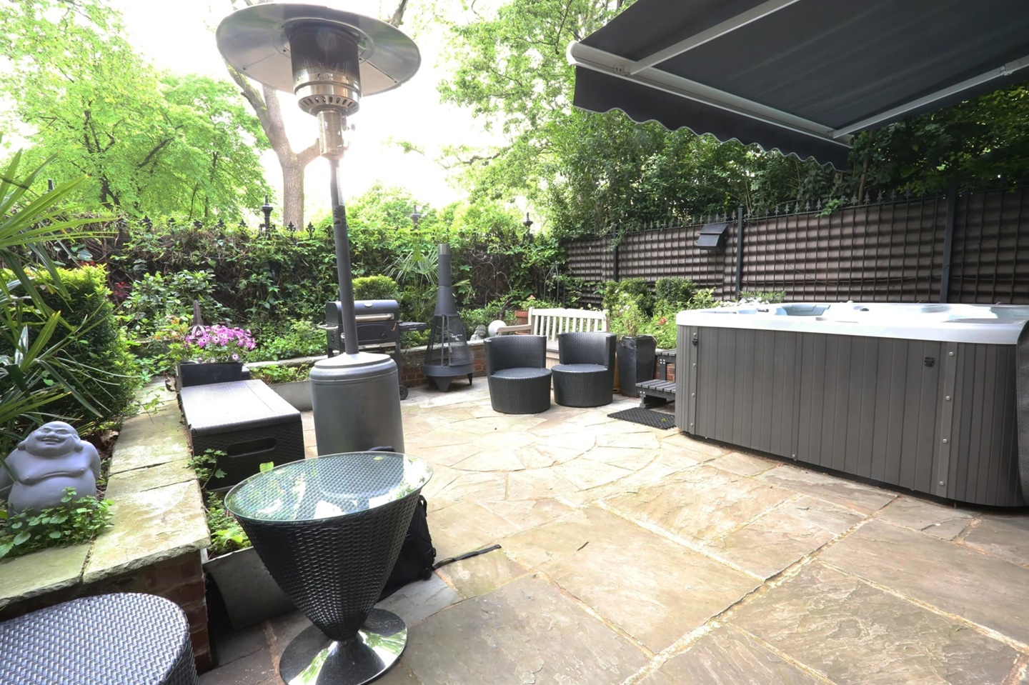 2 Bed Flat, Roman Road, E2 photo 4