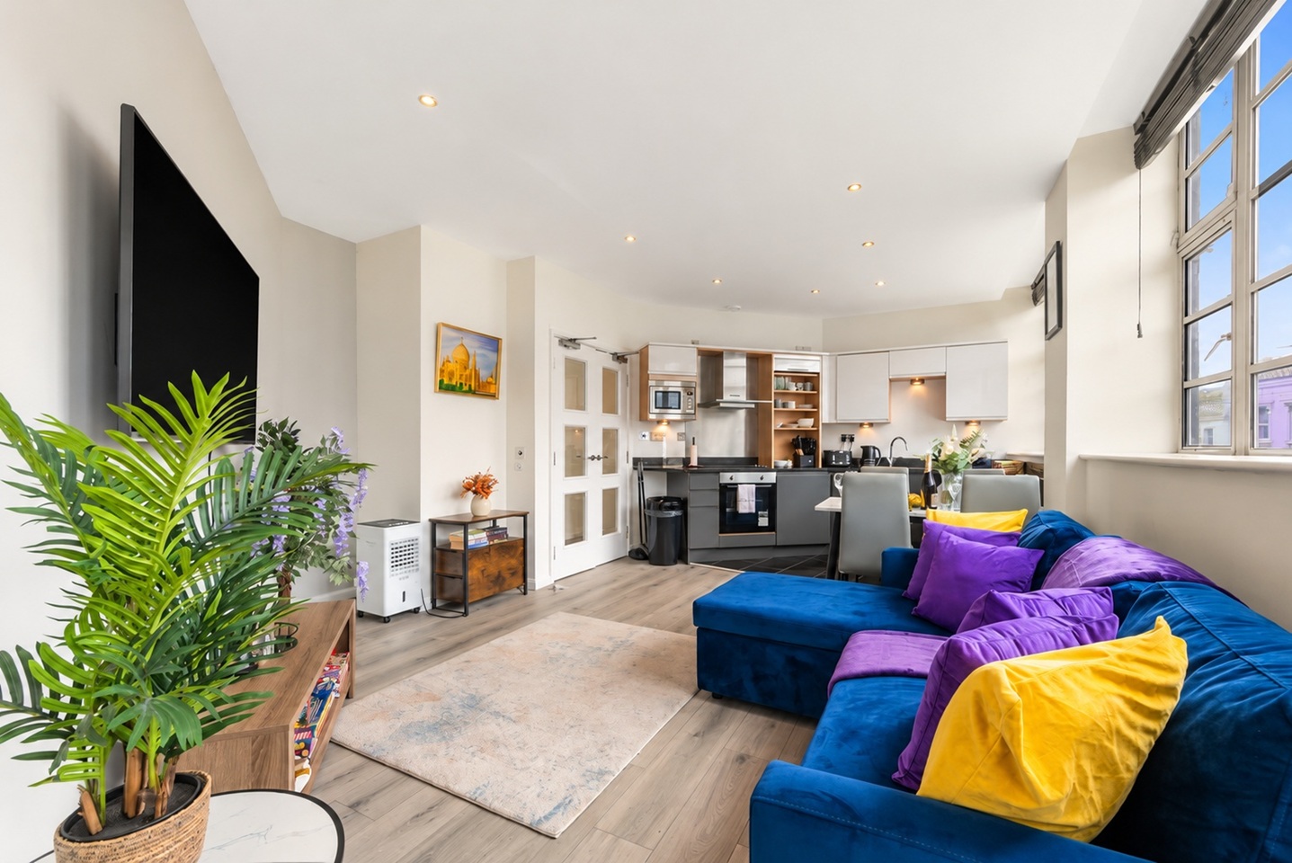 2 Bed Flat, Bedford Court Mansions, WC1B