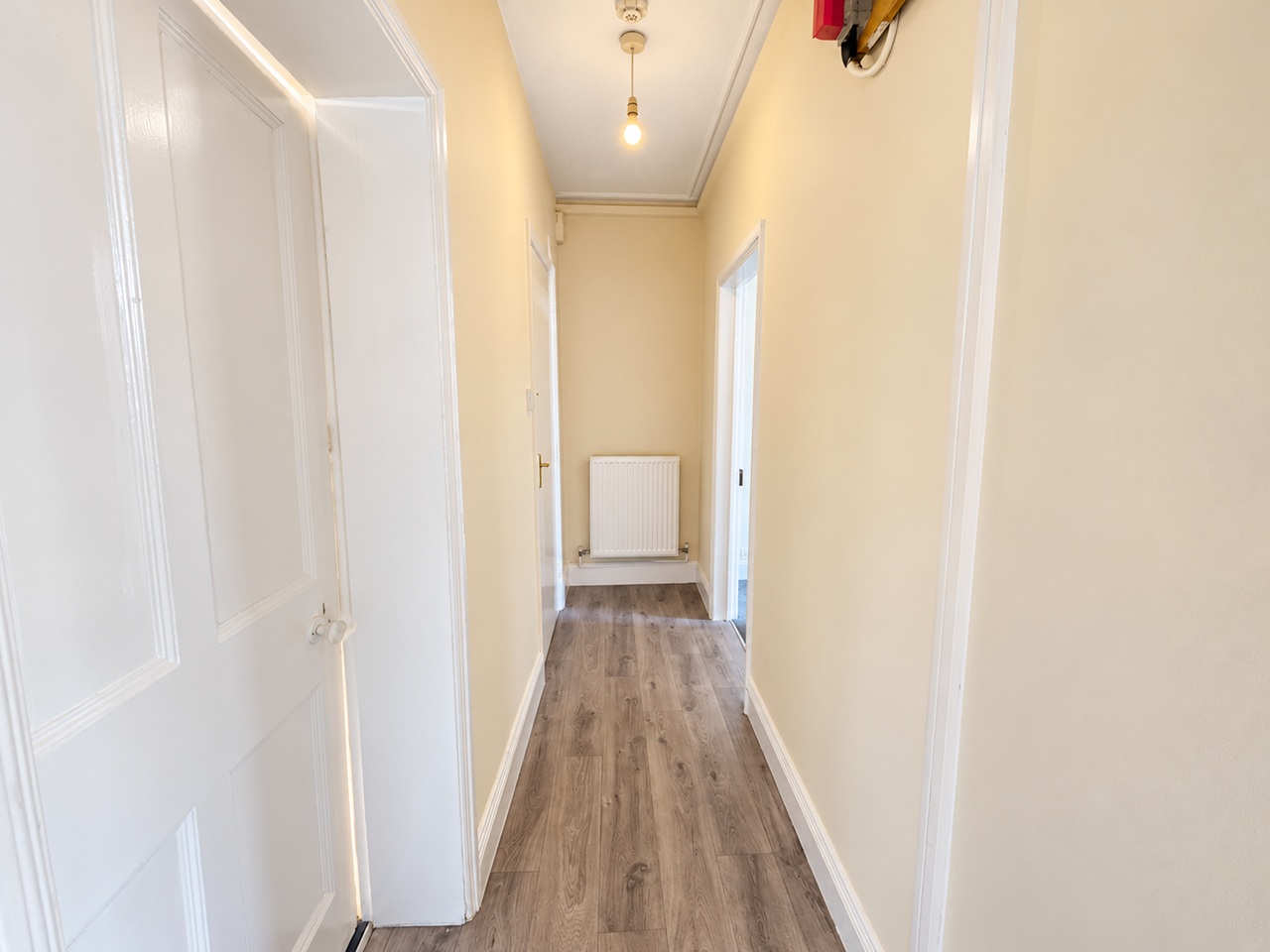 2 Bed Flat, Russell St, RG1 photo 2