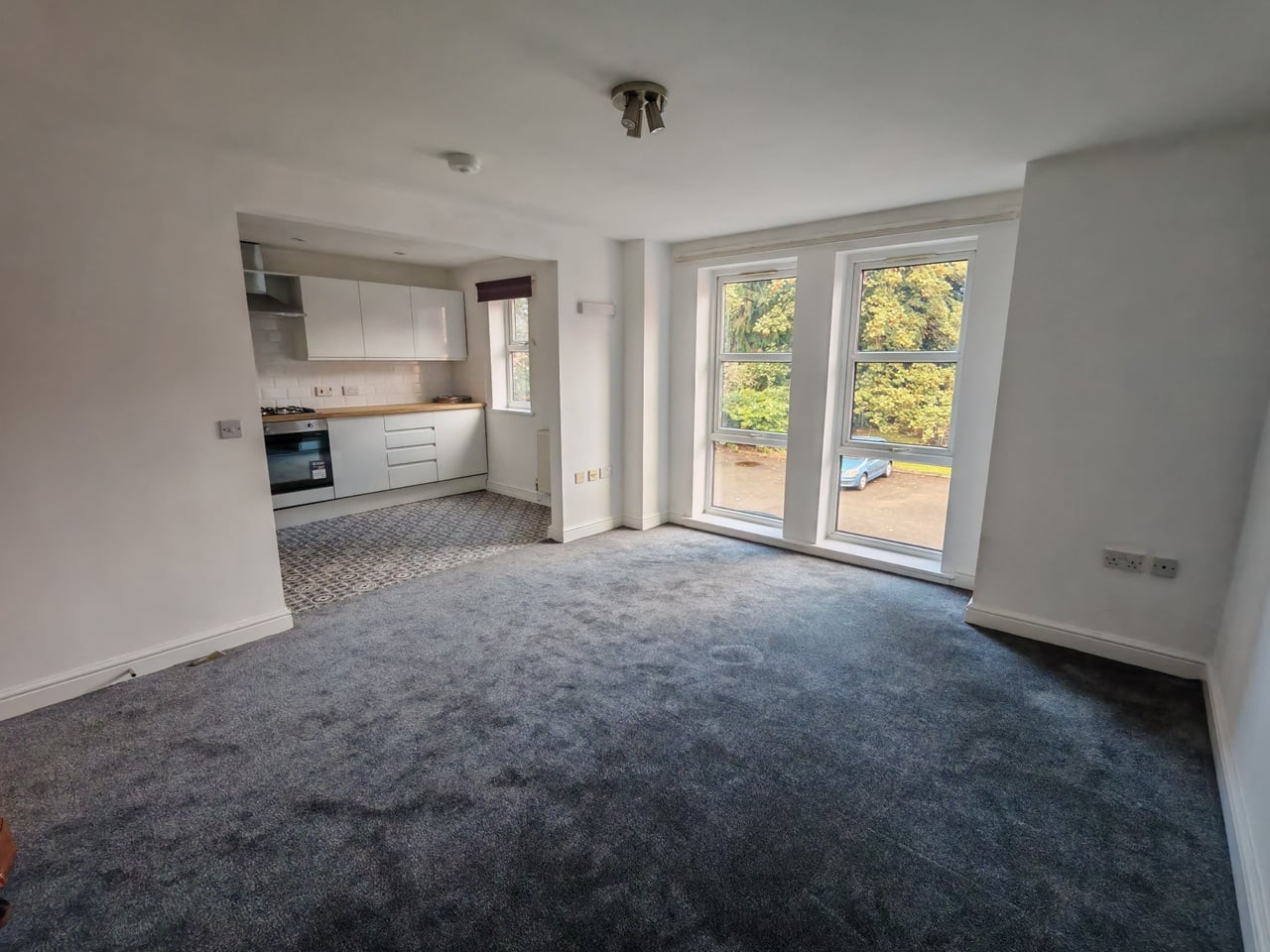 2 Bed Flat, Stanley House, M16 photo 2
