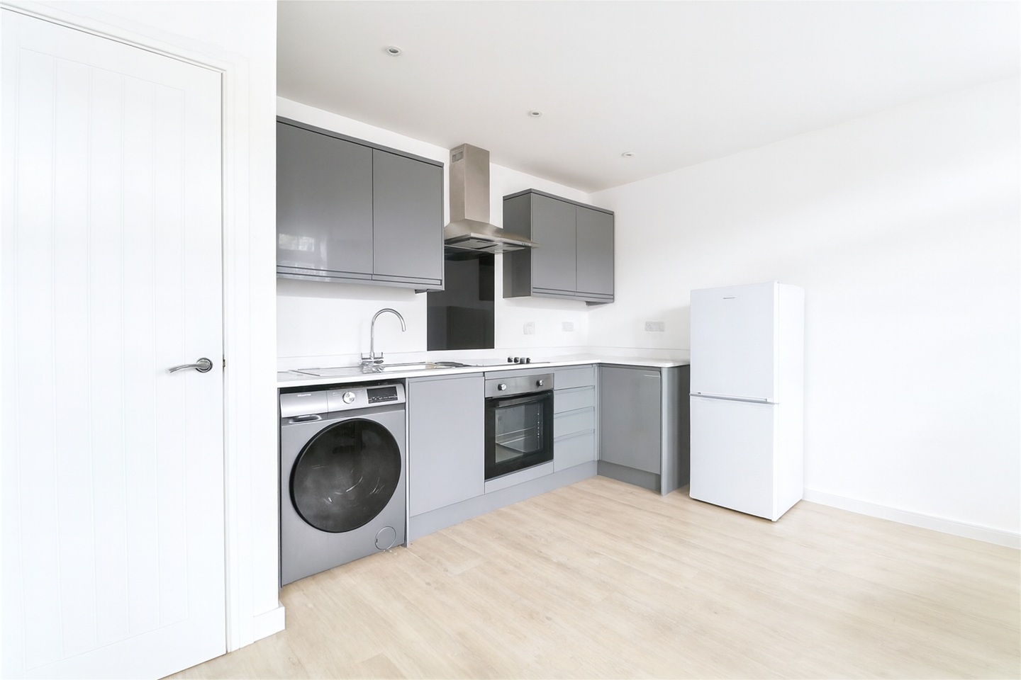 1 Bed Flat, Cliff Road, NG1 photo 2