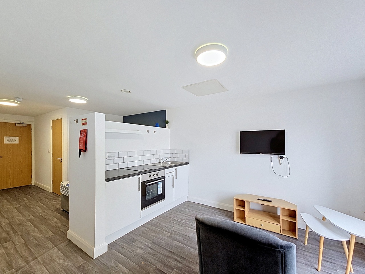 Studio Flat, Fox Street Village, L3