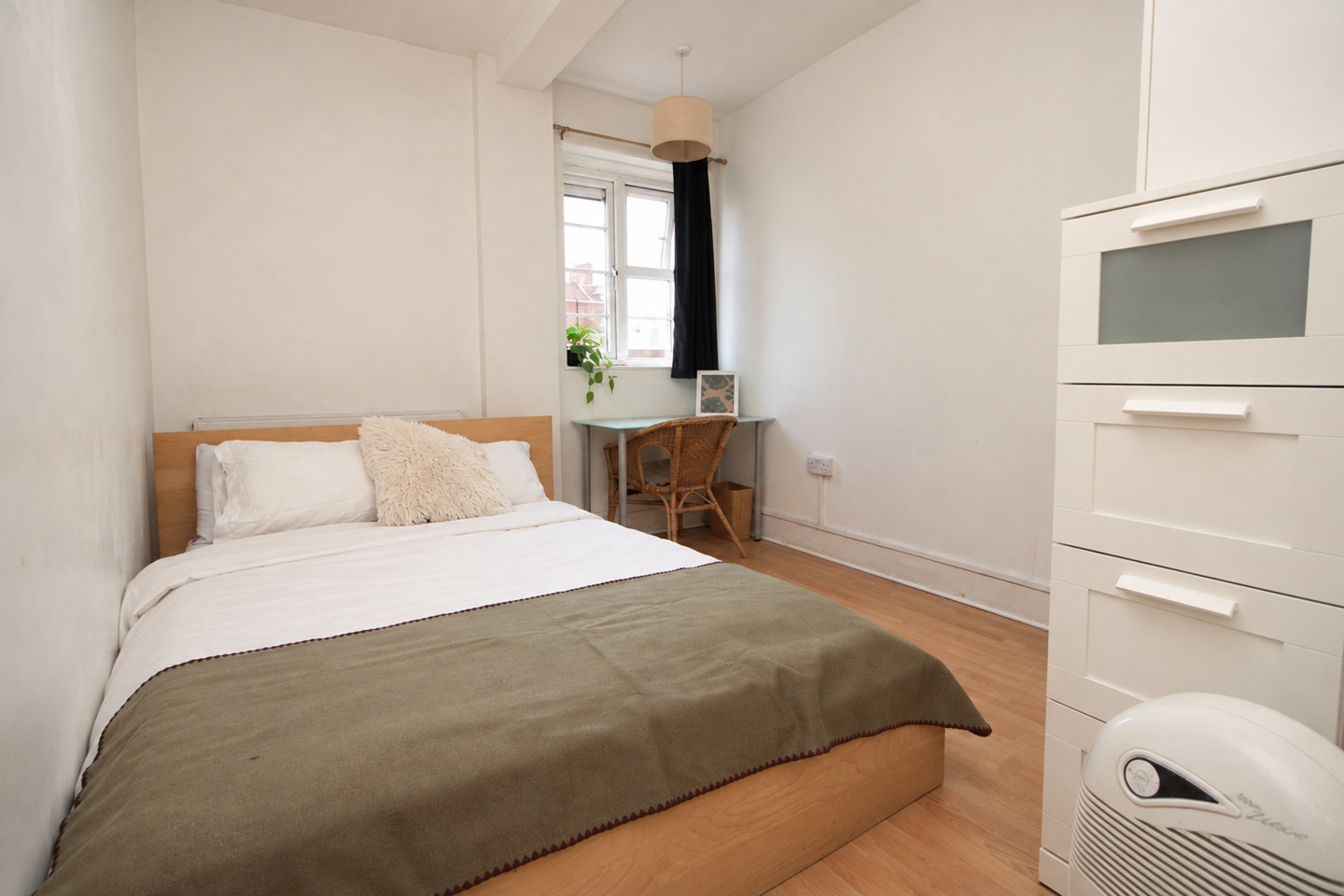 Room in a Shared Flat, Candida Court, NW1