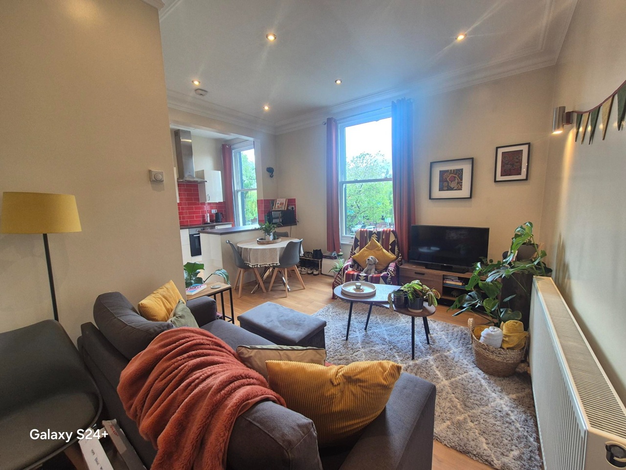 1 Bed Flat, Wilmslow Road, M14 photo 2