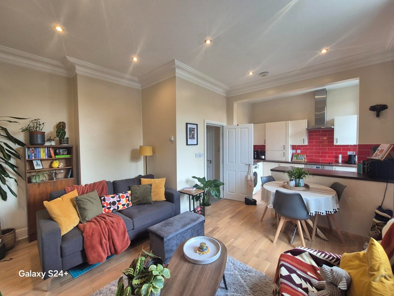 1 Bed Flat, Wilmslow Road, M14