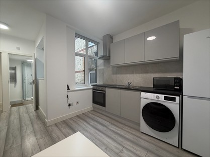 1 Bed Flat, Golders Way, NW11