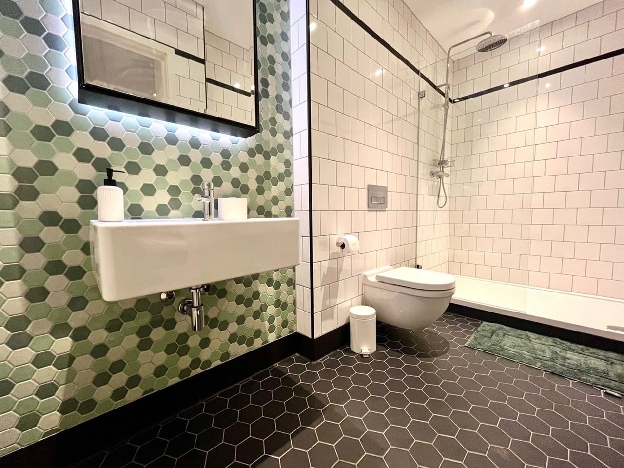 2 Bed Flat, Brunswick House, E1 photo 3