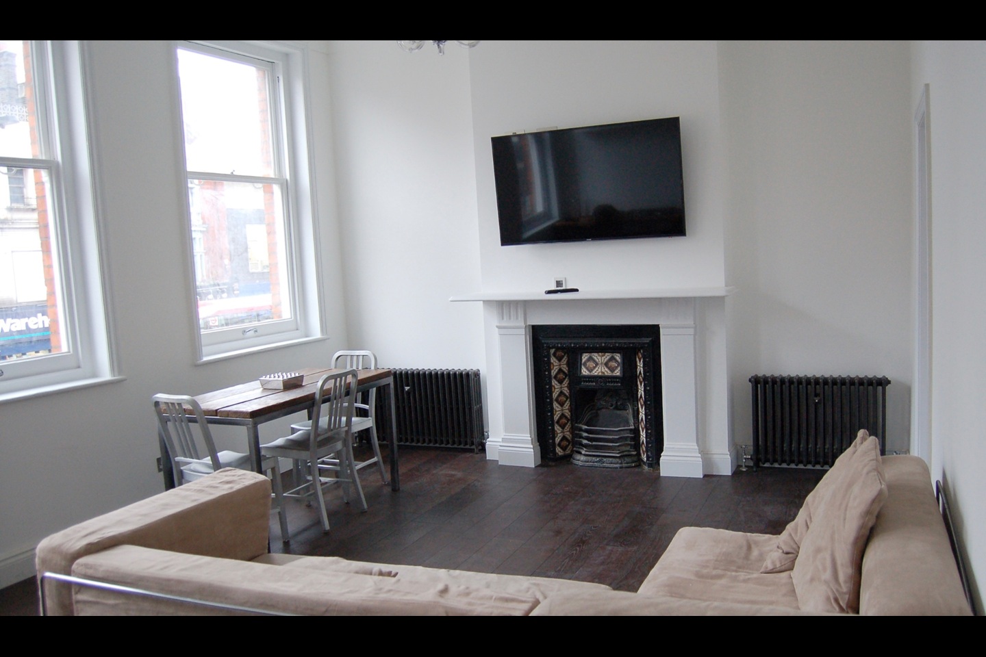 1 Bed Flat, Camden High St, NW1 photo 2