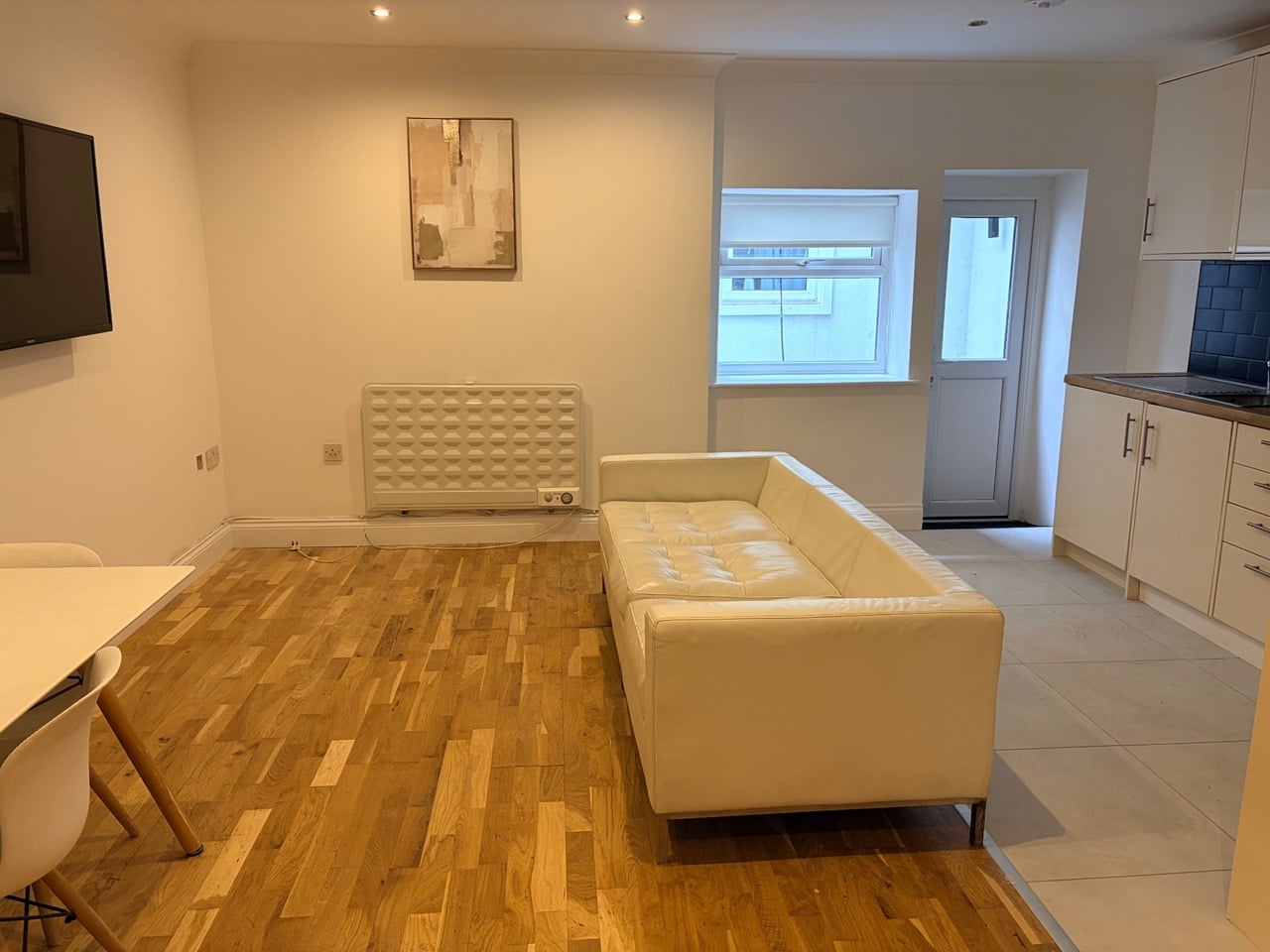Studio Flat, City Road, EC1V