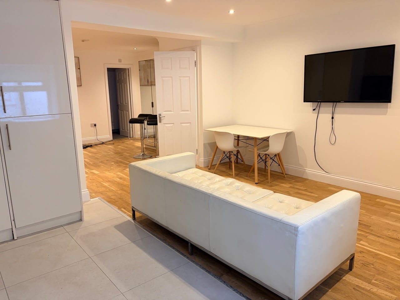 Studio Flat, City Road, EC1V photo 2