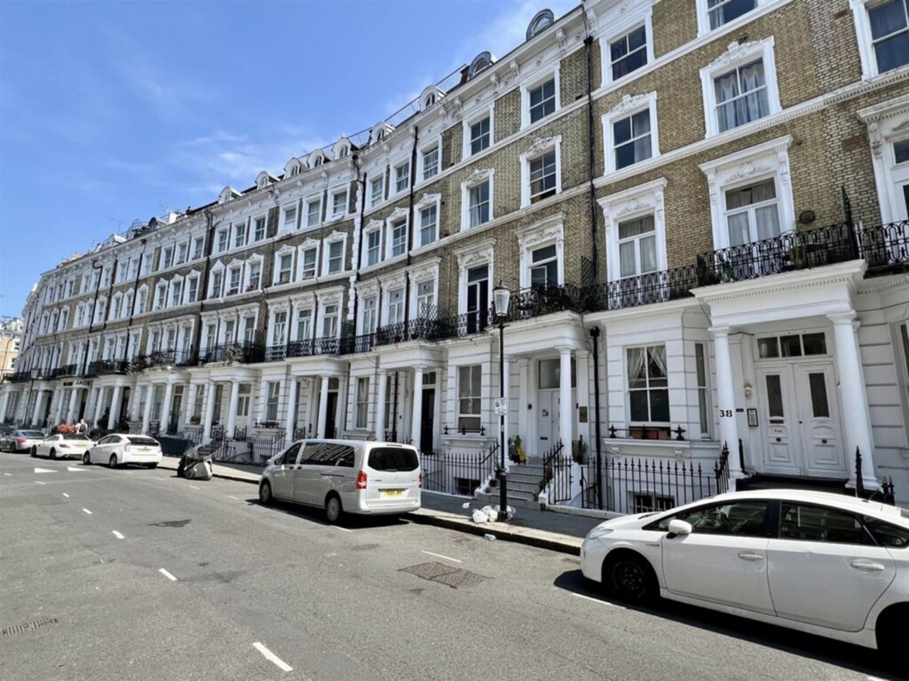 1 Bed Flat, Hogarth Road, SW5 photo 4