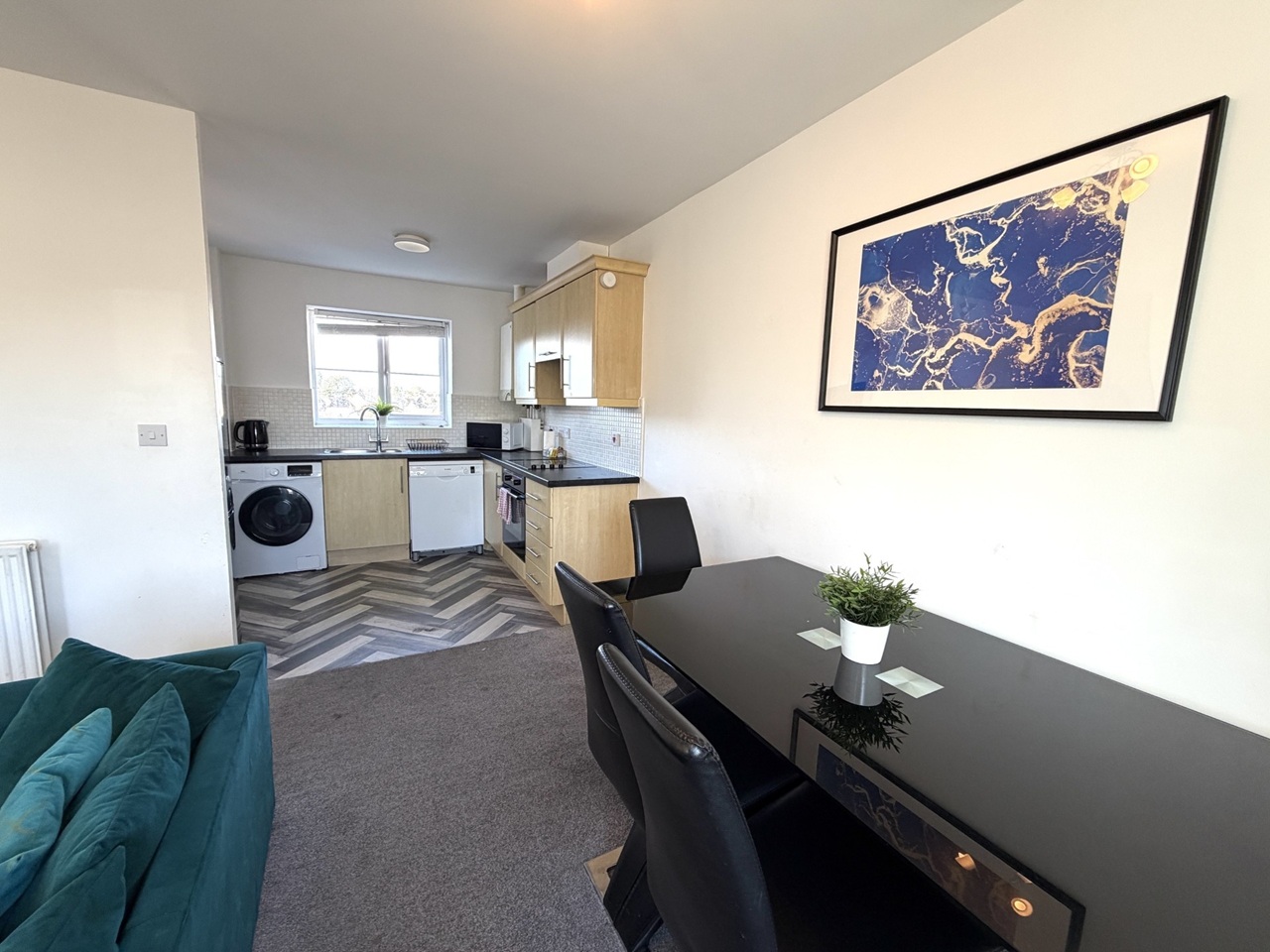 2 Bed Flat, Edgbaston, B16 photo 3