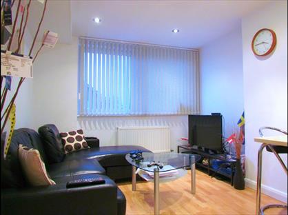 2 Bed Flat, Wellington Road, M20