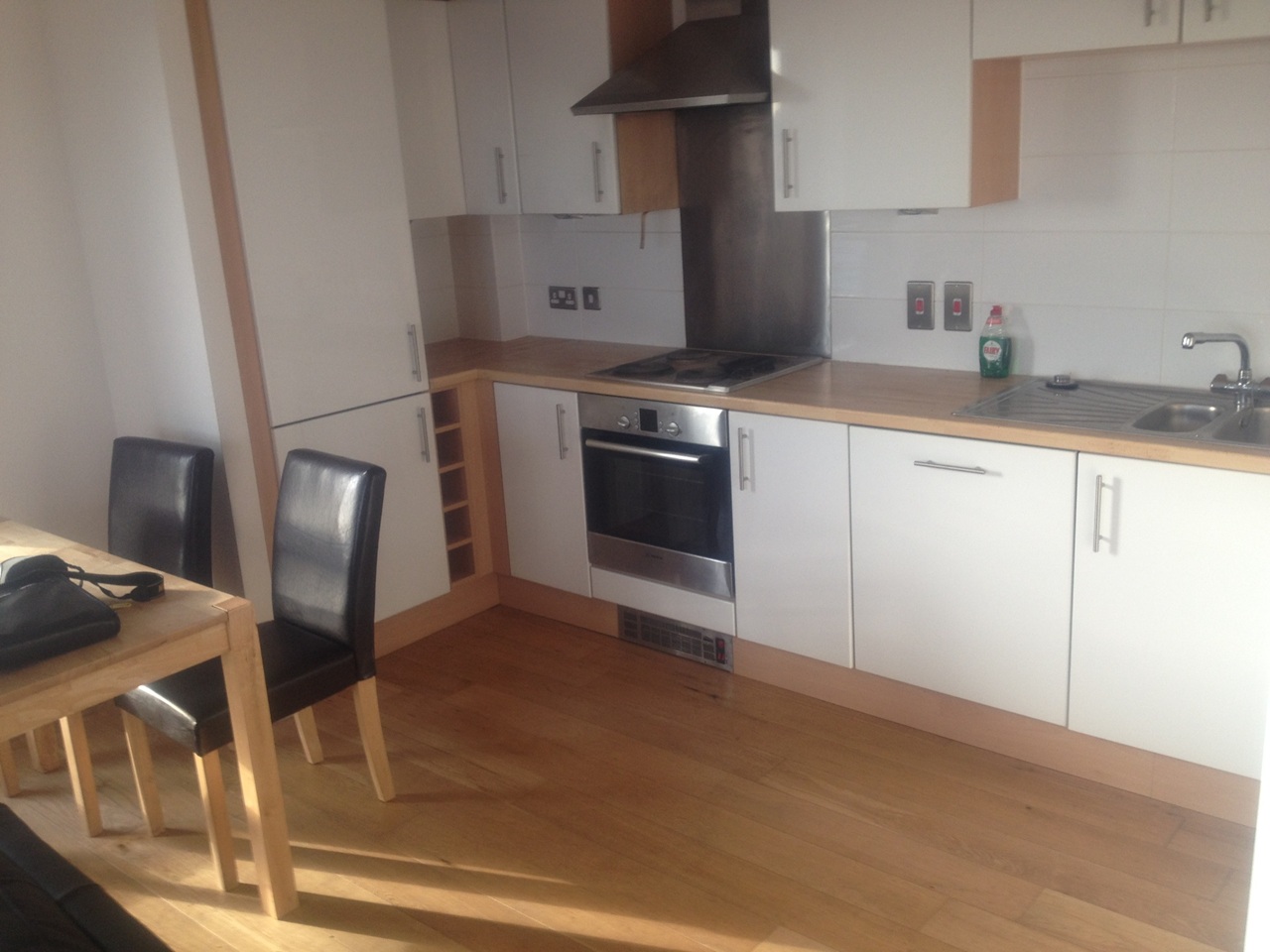 1 Bed Penthouse, Bute Terrace, CF10 photo 3