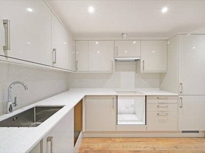 3 bed flat/apartment for rent in 3 Bed Flat, Bushey Grove Road, WD23